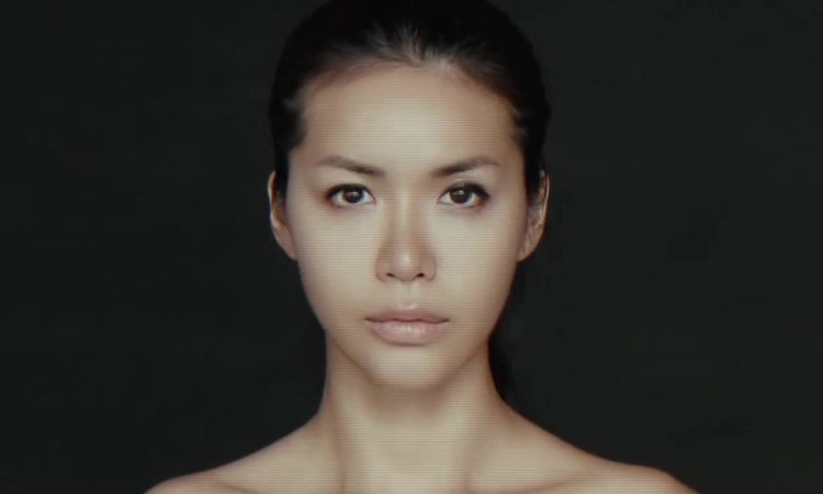 Minh Tú căng da mặt trước ngày thi Miss Supranational